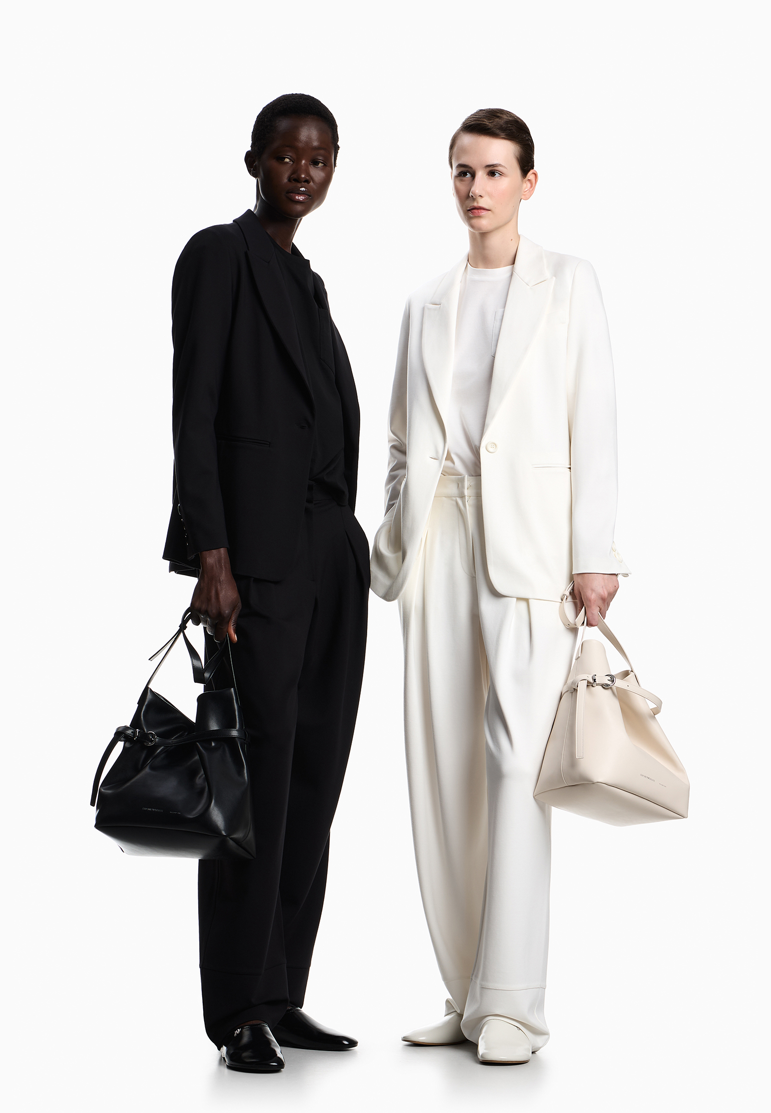 Футболка EMPORIO ARMANI, Черный, Черный
Футболка EMPORIO ARMANI, Черный, Черный