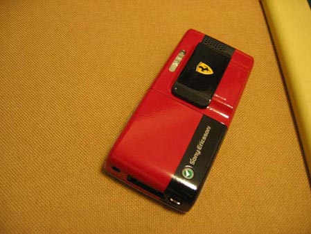 Sony Ericsson K800i Ferrari Edition