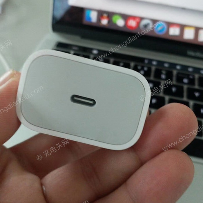    USB-C  iPhone X (2018)   