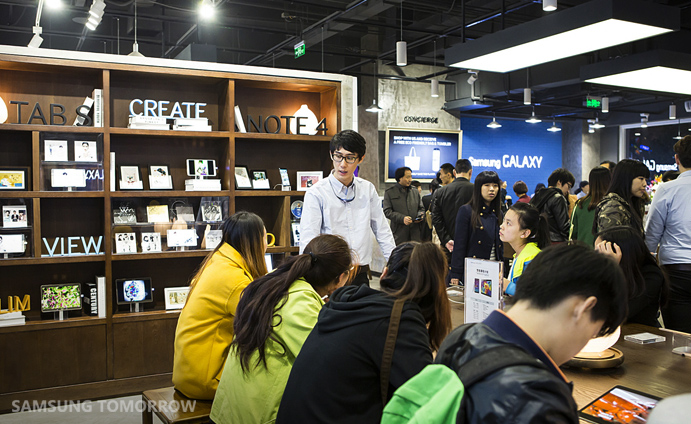 Samsung      Galaxy Lifestyle Store