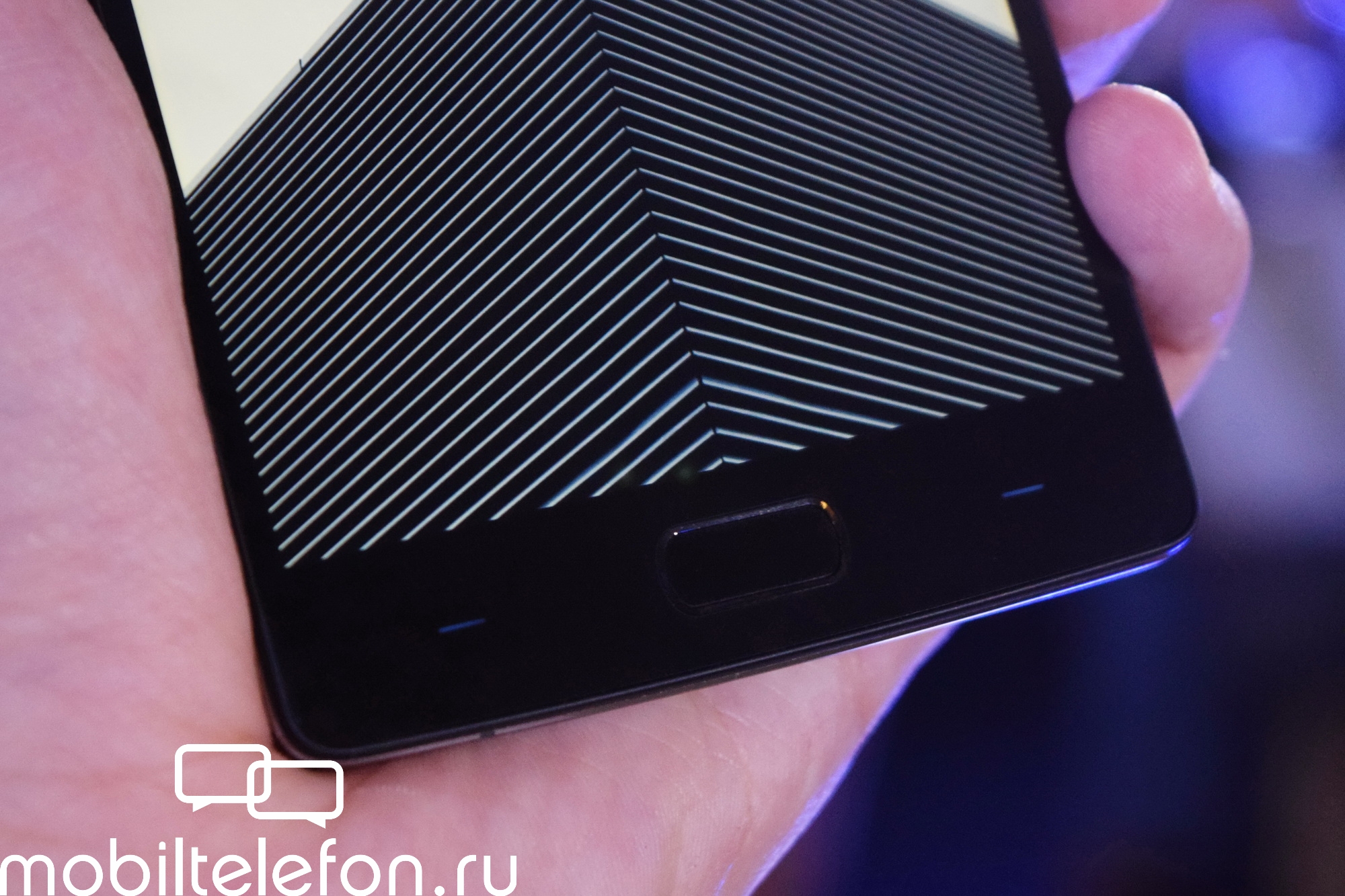 Пользователи жалуются на отказ работы сенсорной кнопки в OnePlus 2