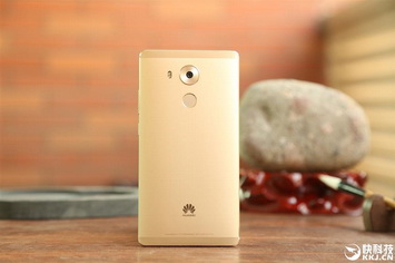     Huawei Mate 8   