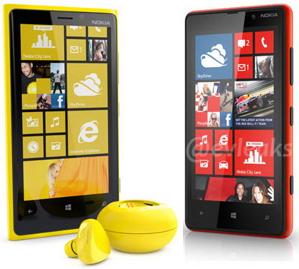 Nokia Lumia 820  Lumia 920 PureView