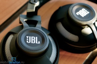   JBL Synchros S300:   