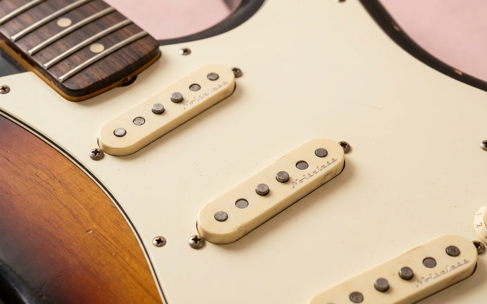 Fender American Deluxe Stratocaster 1998 с датчиками Vintage Noiseless