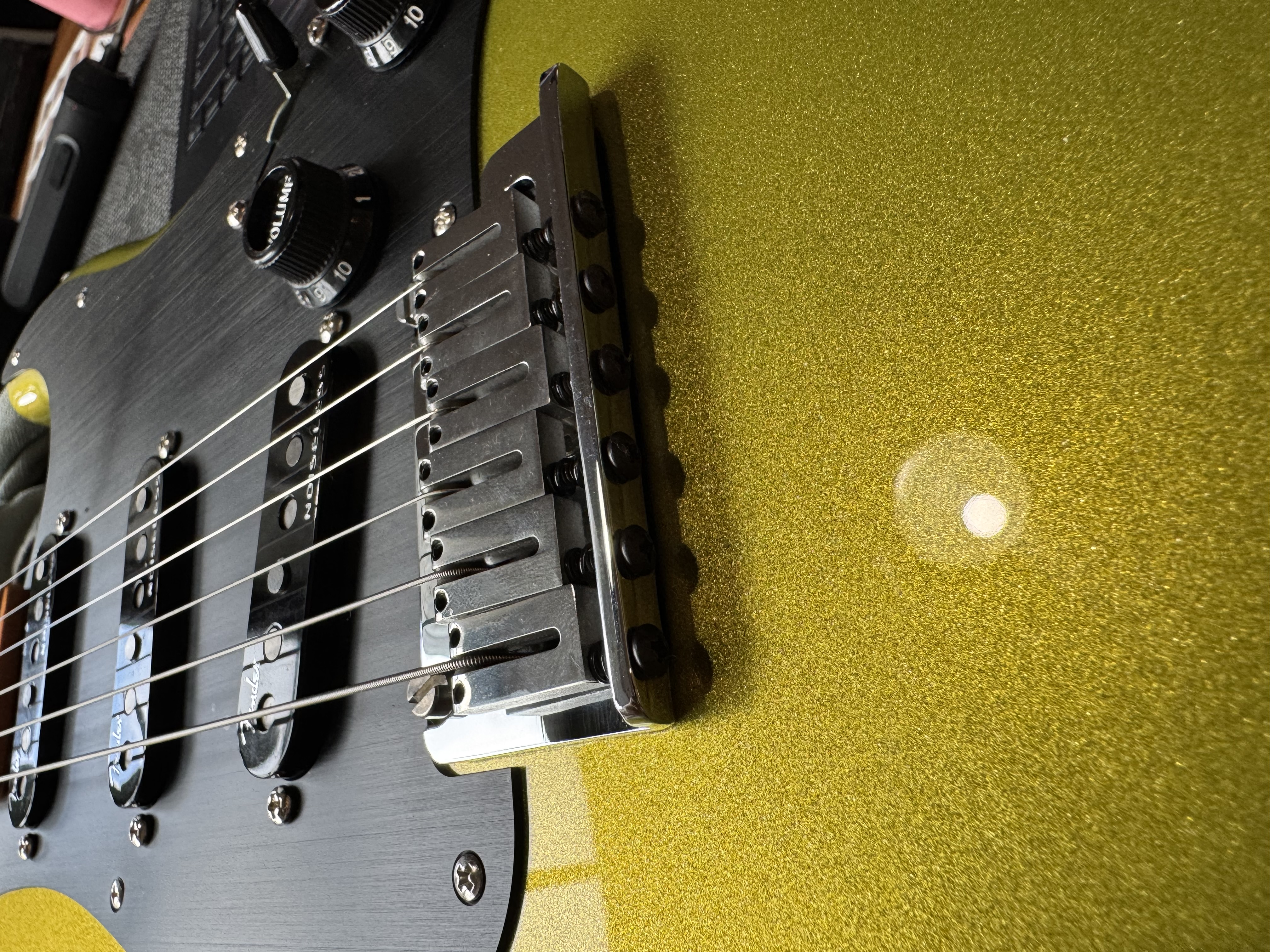 Шесть независимых седел Fender