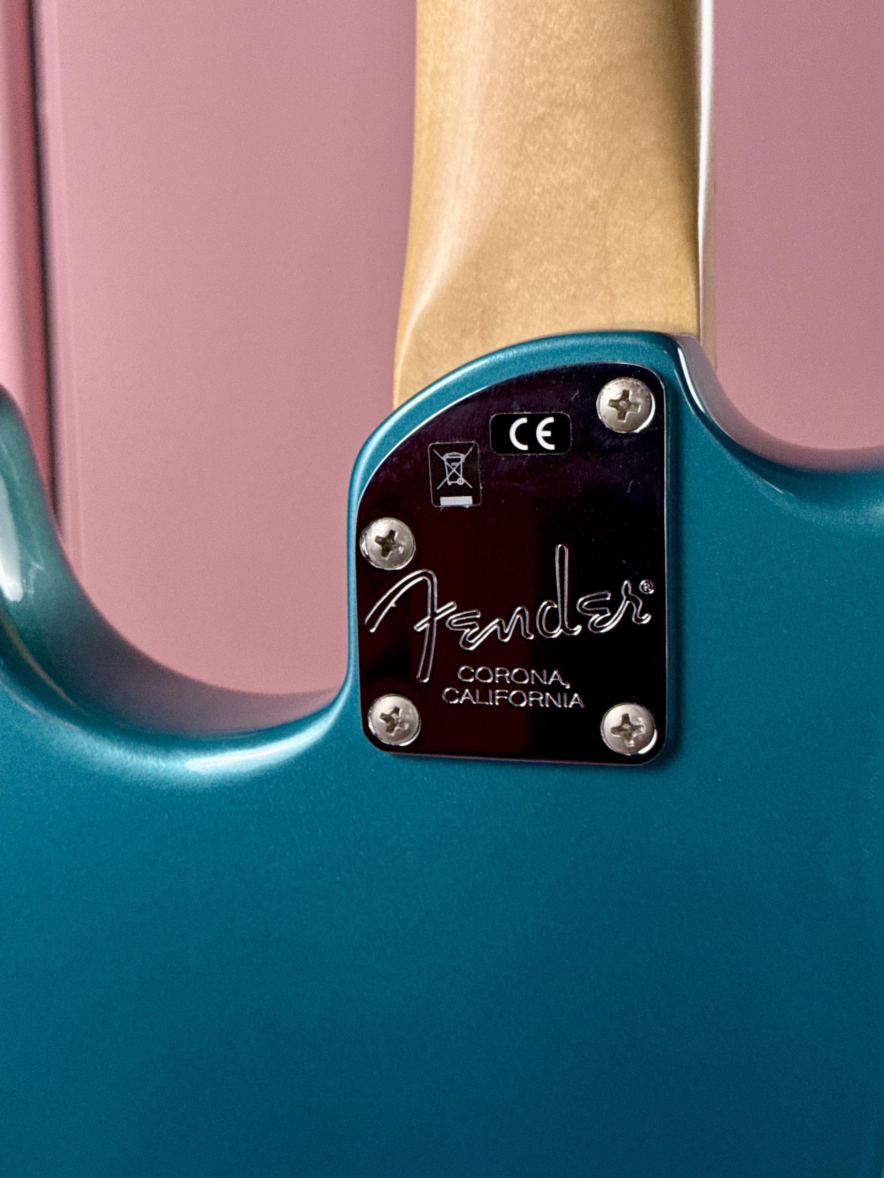 Гриф Fender Stratocaster крупным планом