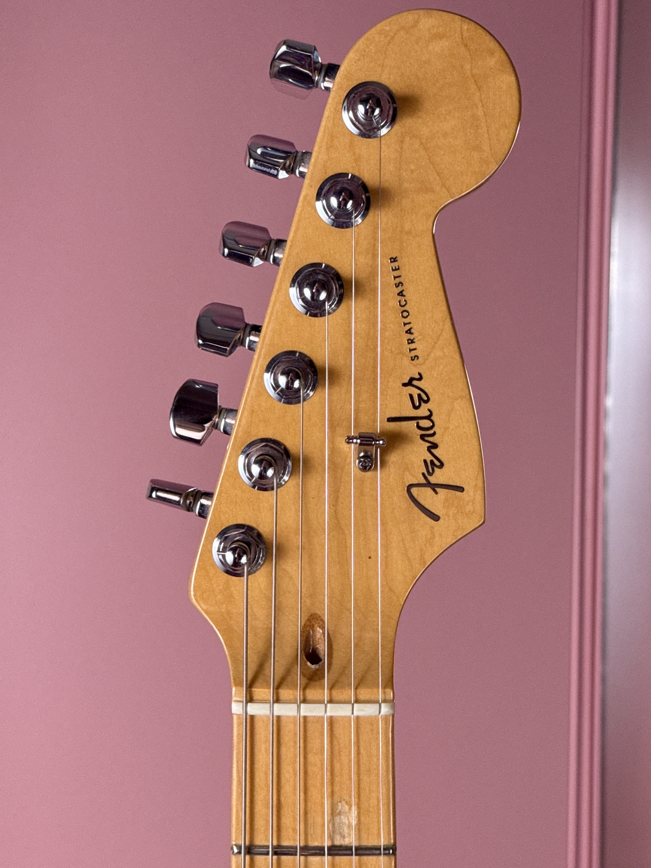 Fender American Deluxe Stratocaster 1998 Crimson Red Transparent, электрогитара, фото 3