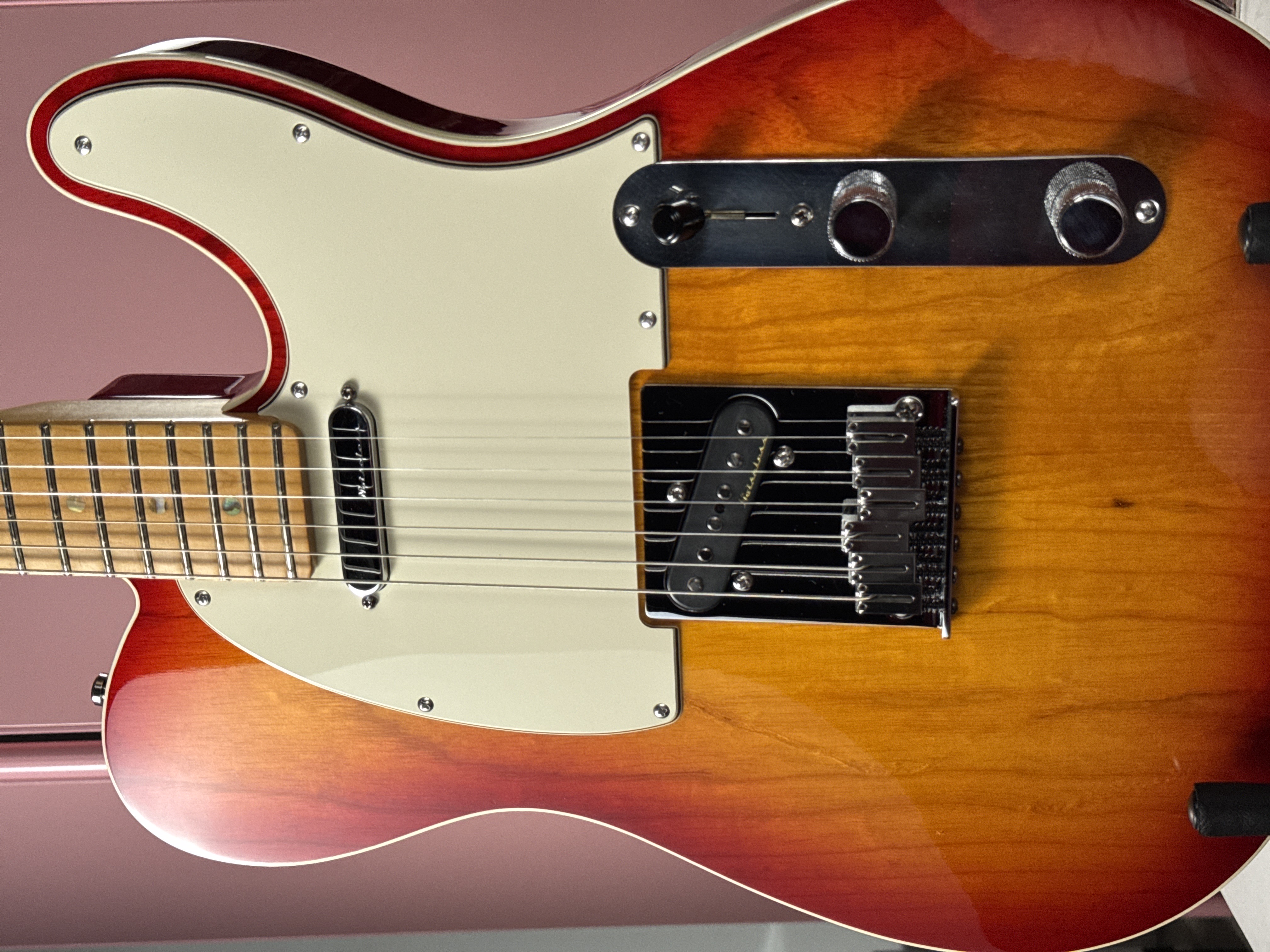 Fender American Deluxe Telecaster 2002 Cherry Sunburst, электрогитара, фото 3