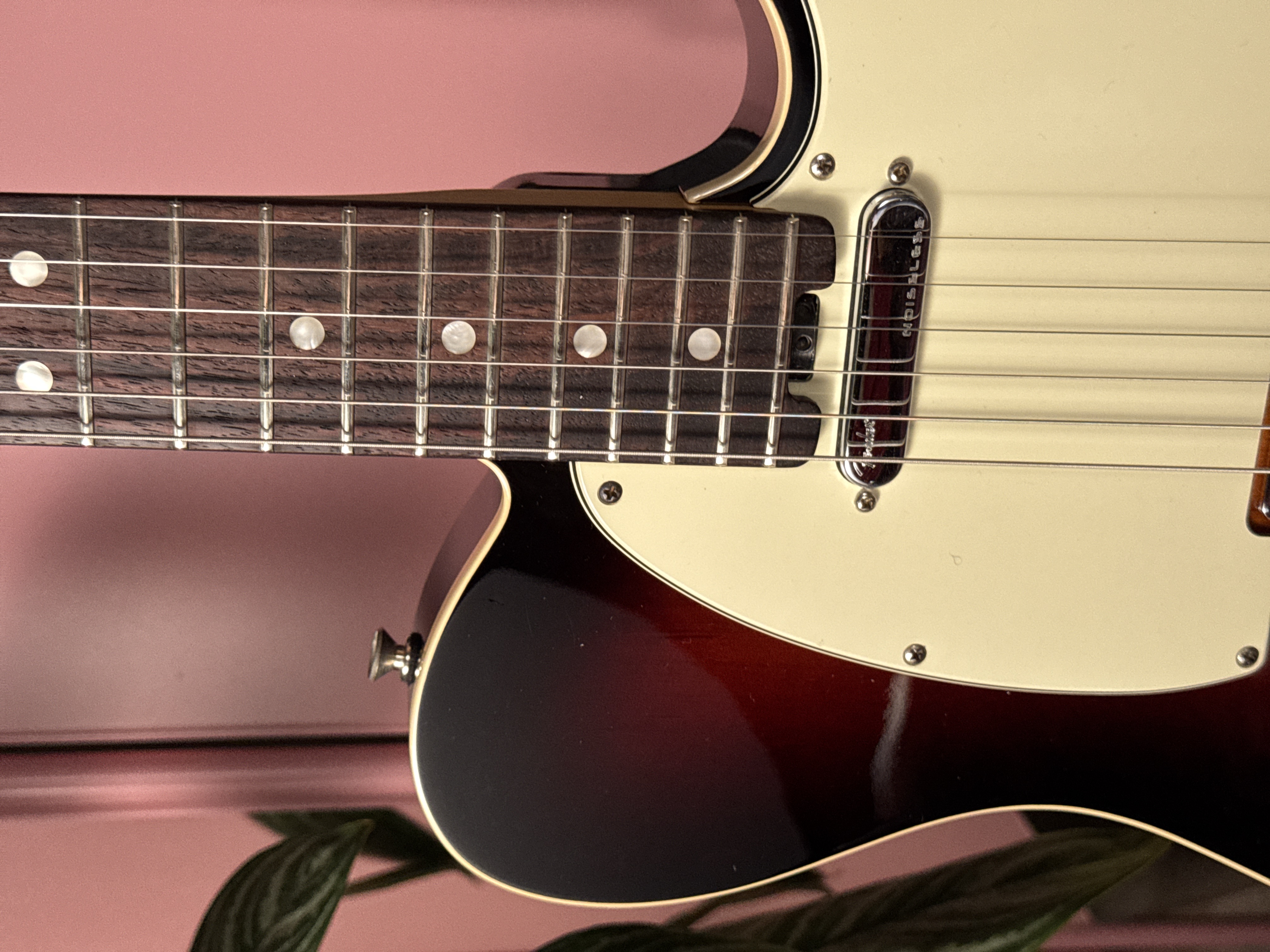 Колесико регулировки анкера у пятки Fender American Elite Telecaster