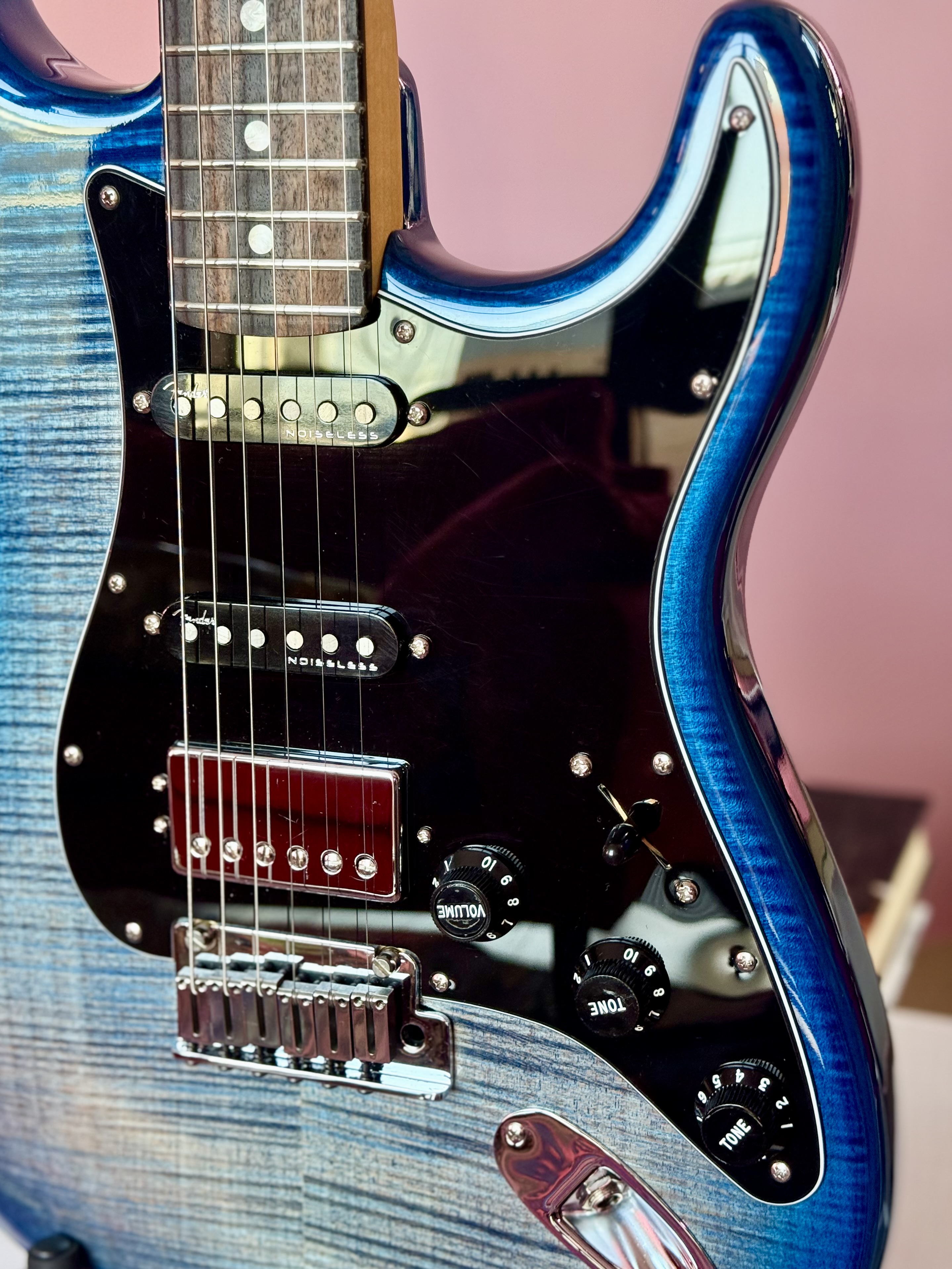 Fender American Ultra Stratocaster 2021 Denim Burst, электрогитара, фото 6
