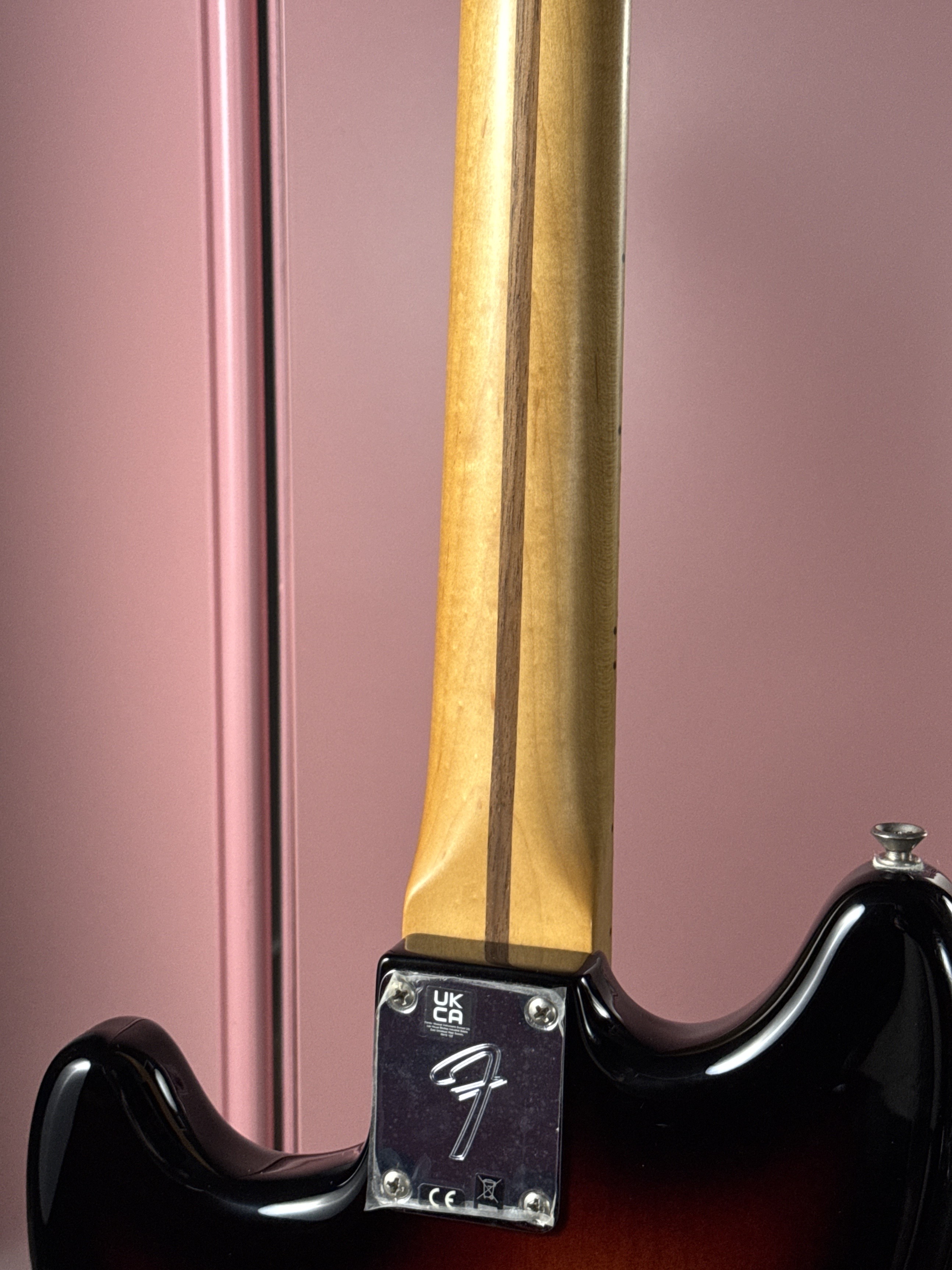 Fender Player II Mustang 2024 3-Tone Sunburst, электрогитара, фото 11