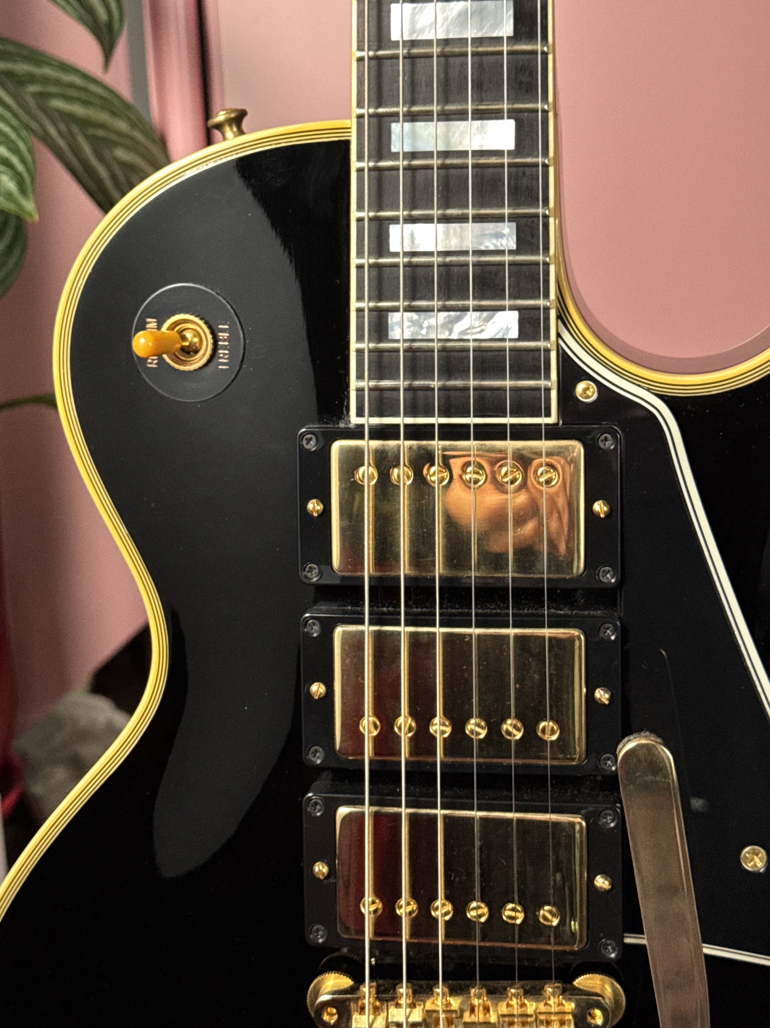 Gibson Les Paul Custom 3 PU Bigsby 2022, электрогитара, фото 5