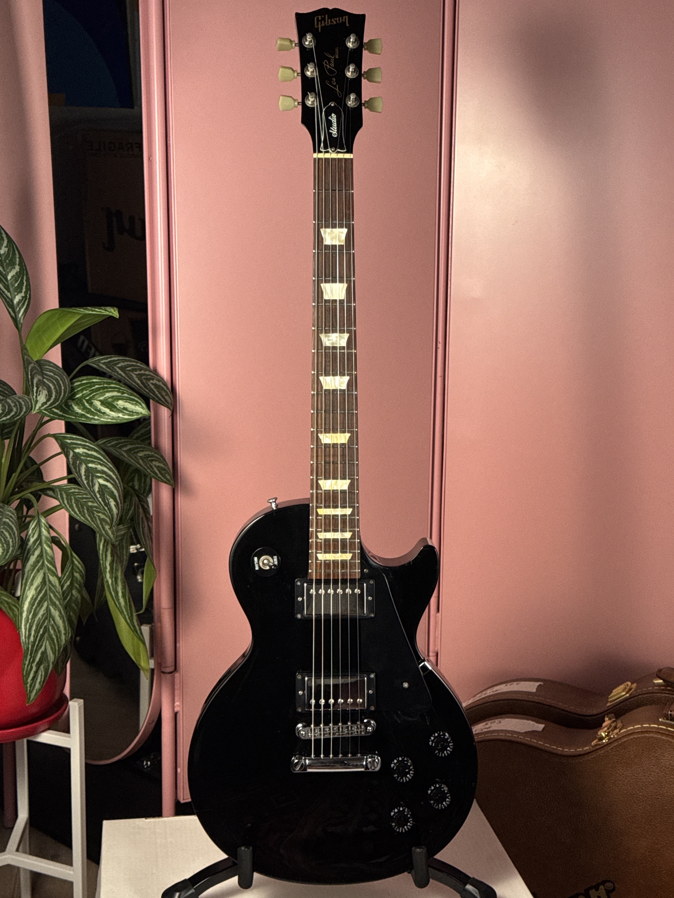 Gibson Les Paul Studio 2006 Ebony за 100 000 ₽, электрогитара, фото 2