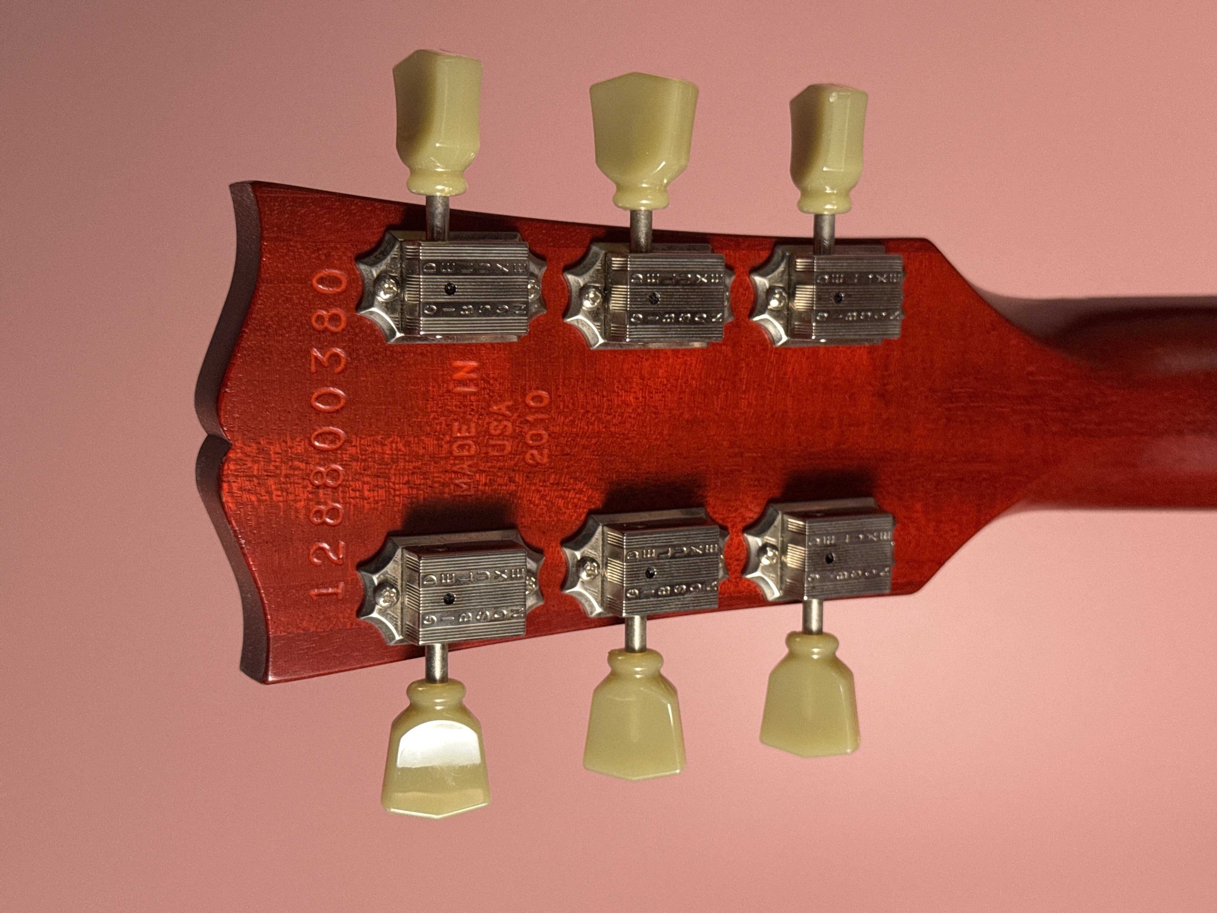 Gibson Les Paul Studio 50's Tribute P-90 2010 Worn Satin Cherry, электрогитара, фото 10