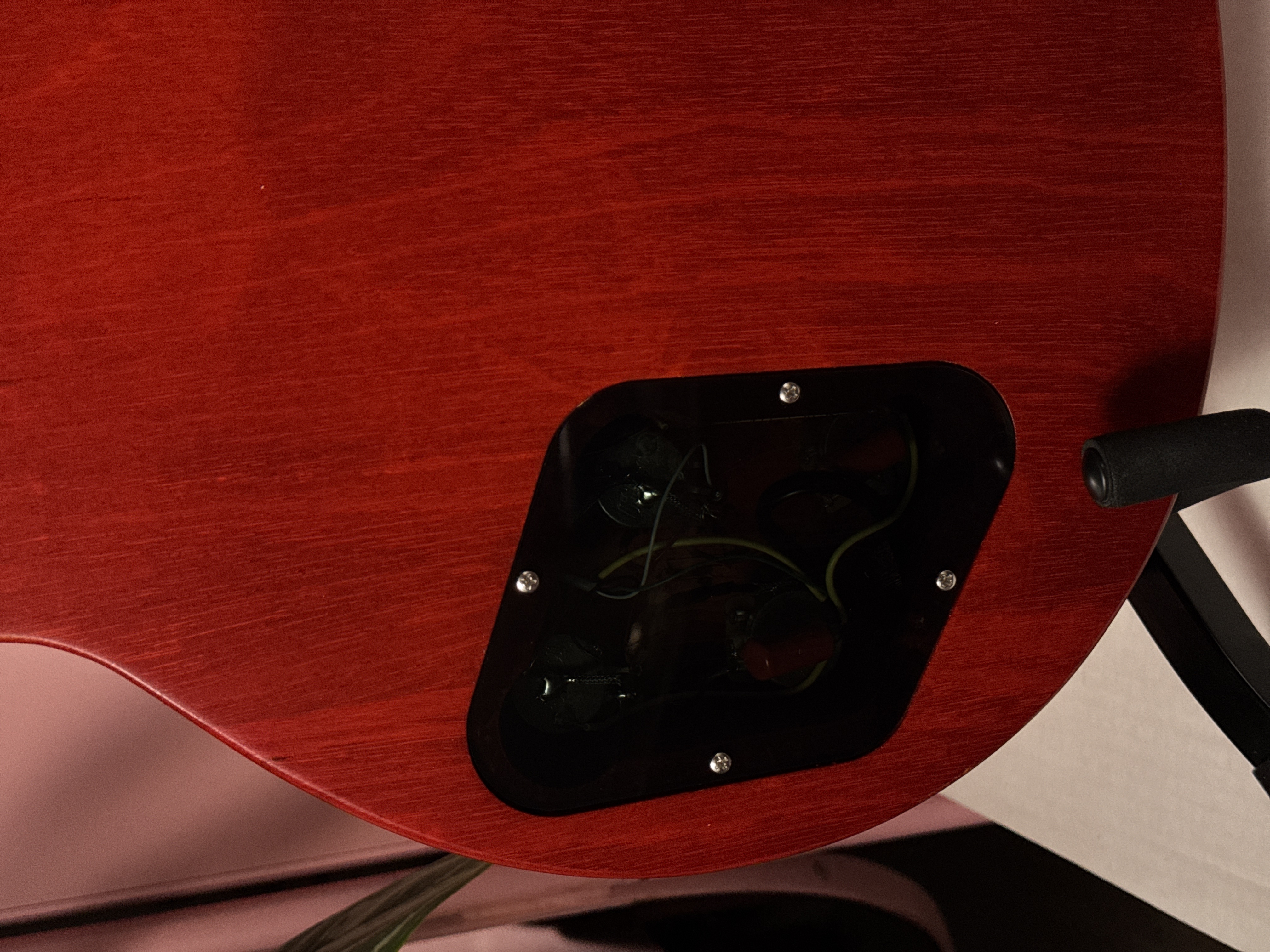 Gibson Les Paul Studio 50's Tribute P-90 2010 Worn Satin Cherry, электрогитара, фото 13