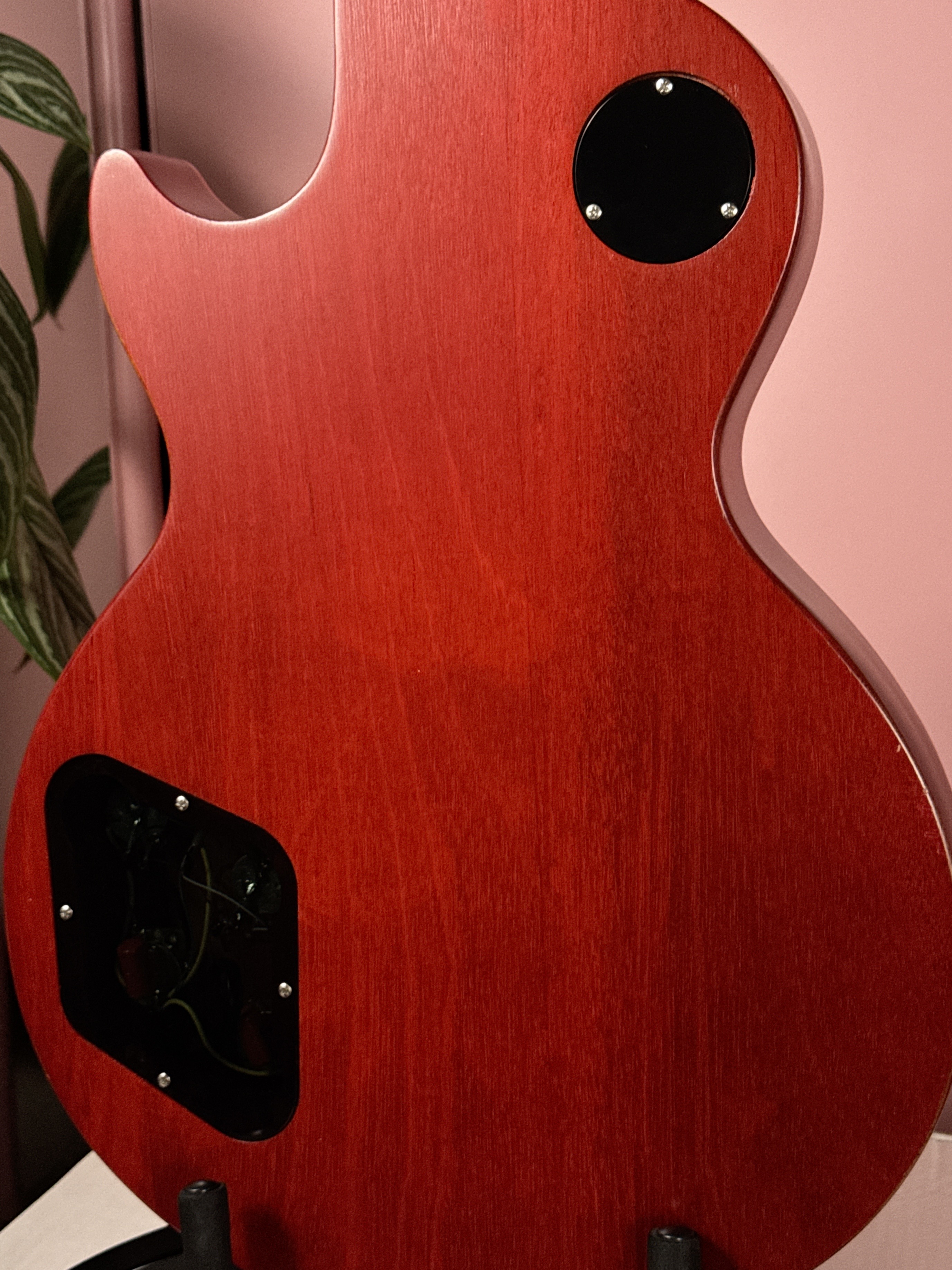 Gibson Les Paul Studio 50's Tribute P-90 2010 Worn Satin Cherry, электрогитара, фото 14