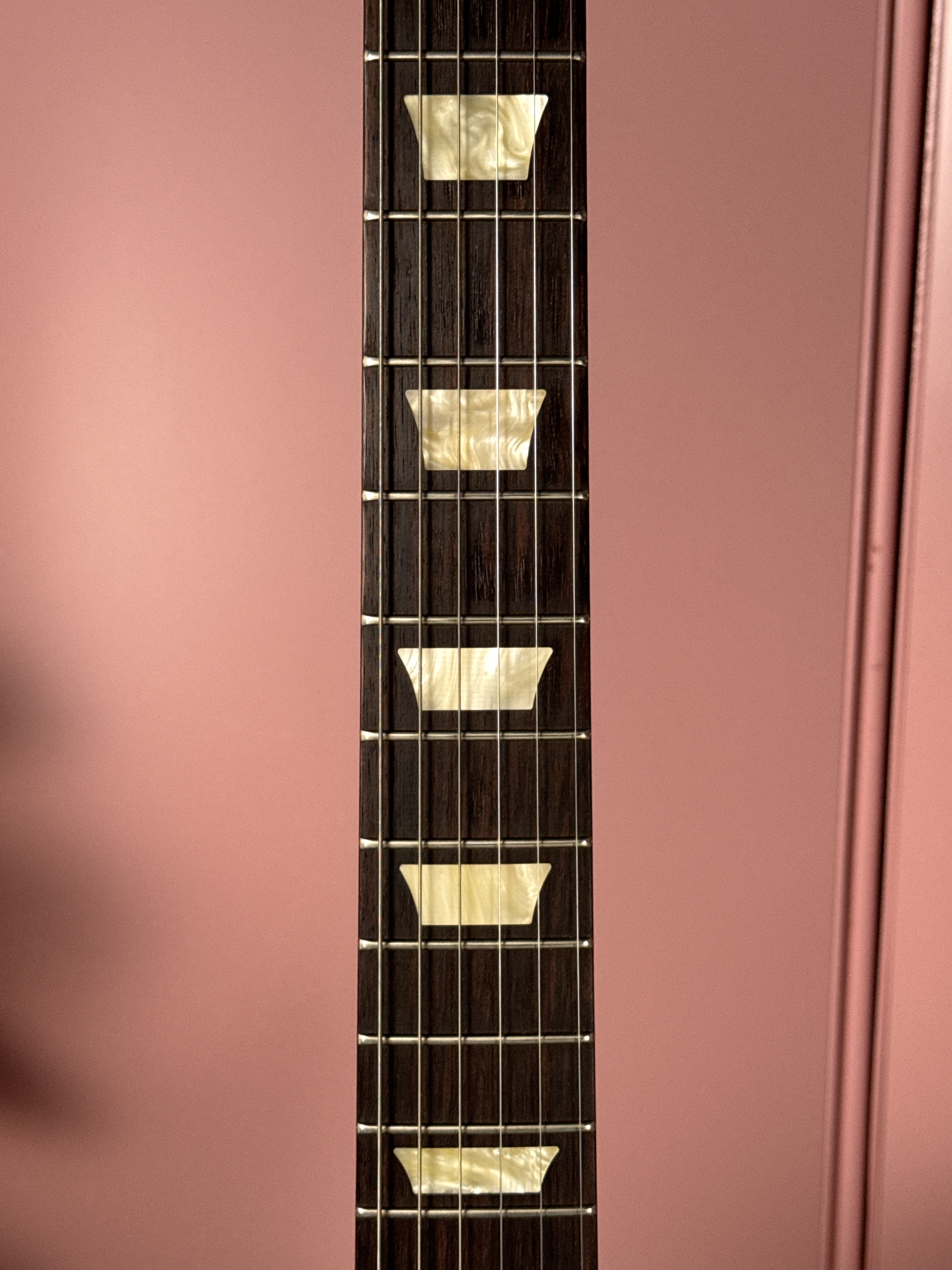 Gibson Les Paul Studio 50's Tribute P-90 2010 Worn Satin Cherry, электрогитара, фото 5