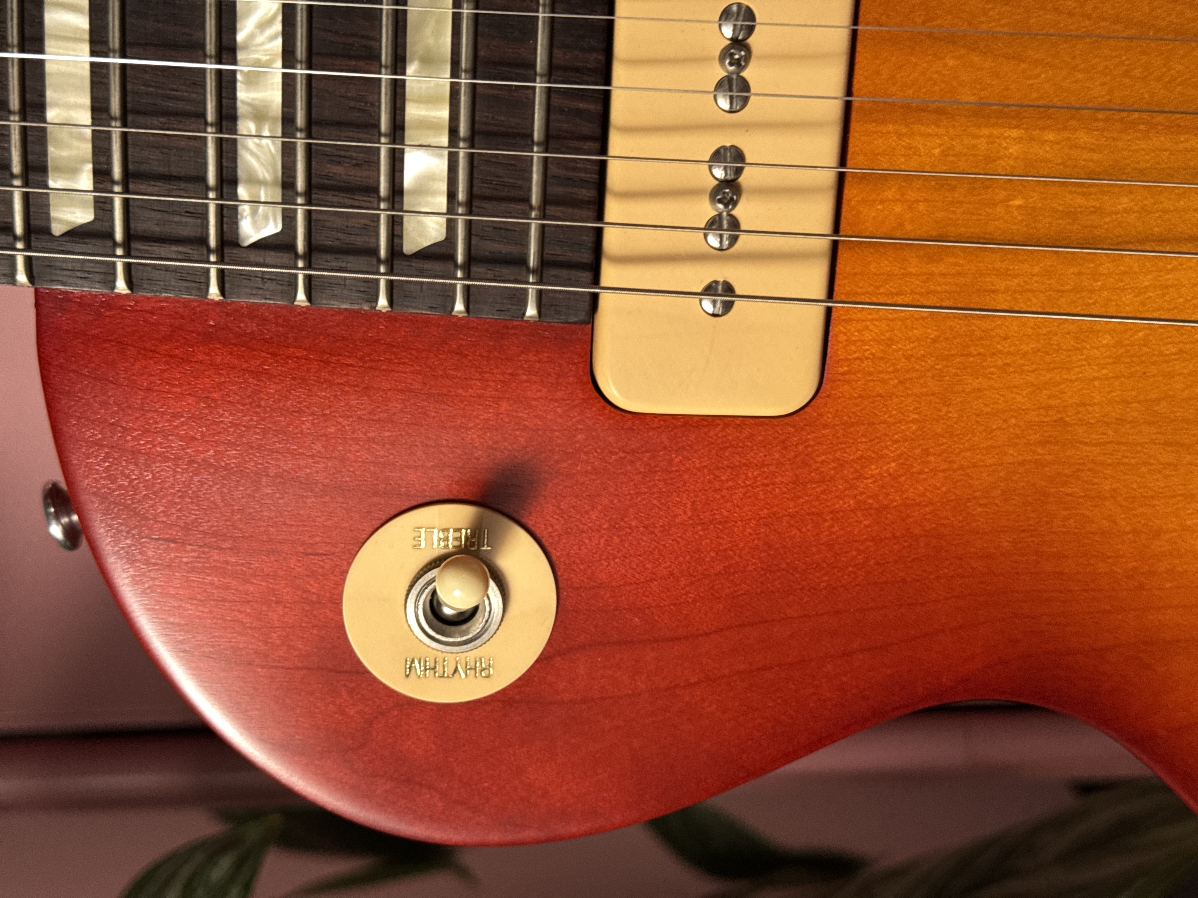 Gibson Les Paul Studio 50's Tribute P-90 2010 Worn Satin Cherry, электрогитара, фото 9