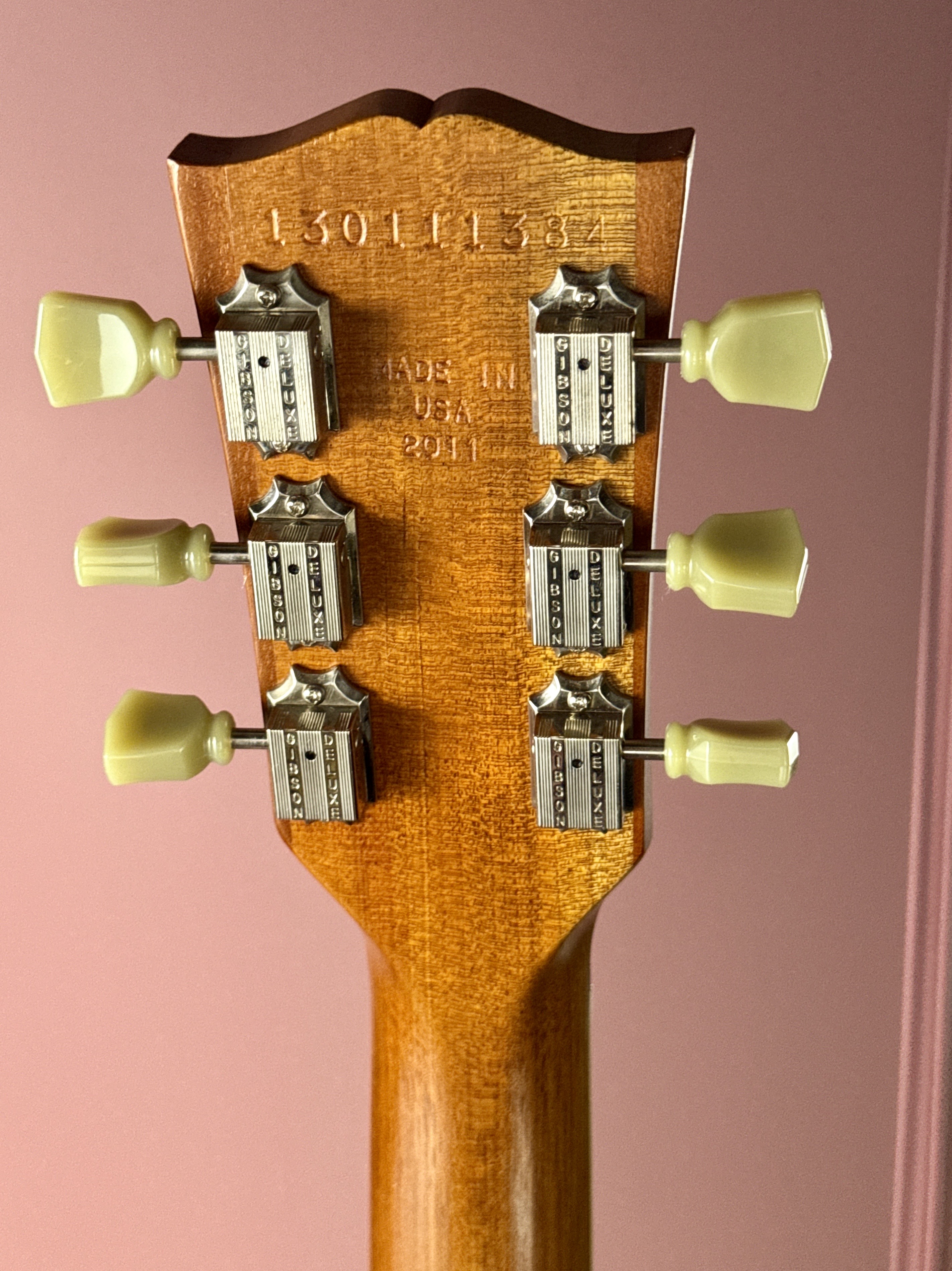 Серийный номер на тыльной стороне головы Gibson Les Paul Traditional 1960 2011