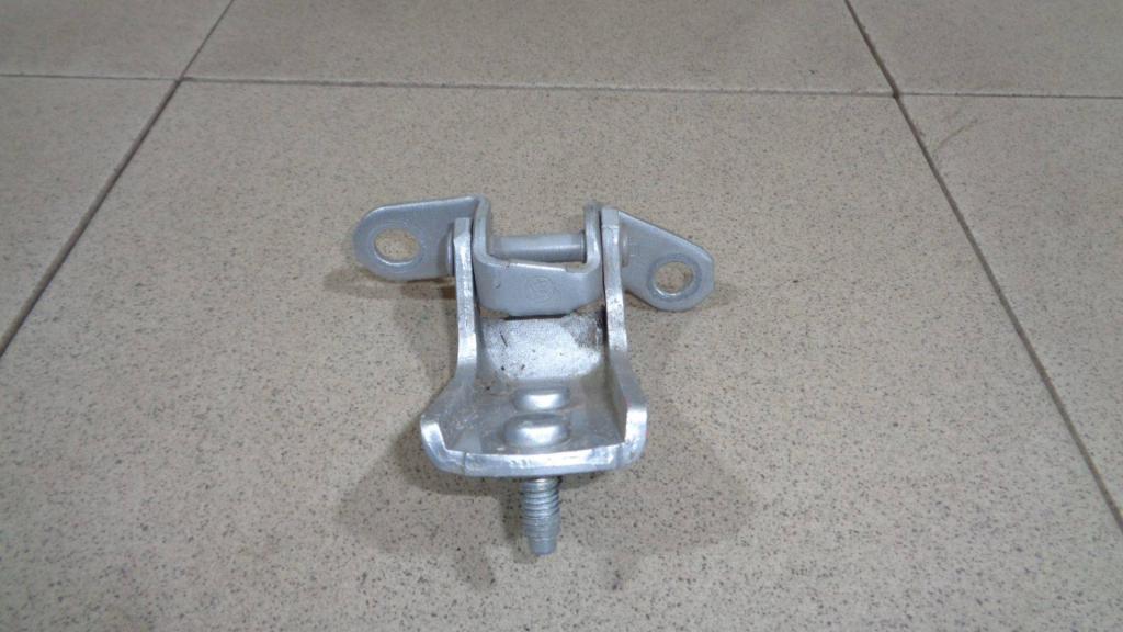 Петля двери задней левой нижняя для Toyota RAV4 (XA20) 2000-2005