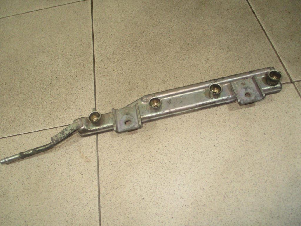 Рейка топливная (рампа) для Nissan Almera (N16) 2000-2006