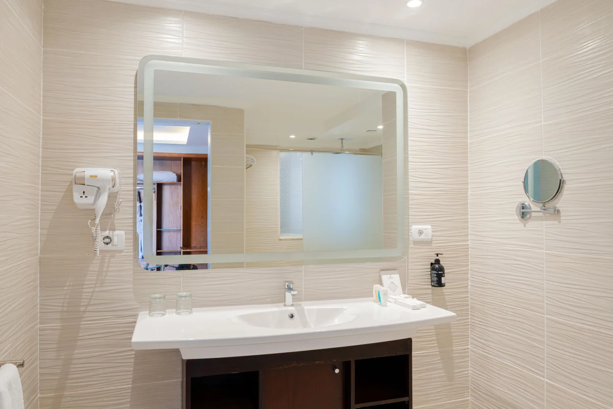 Suite Upper Floor (премьер люкс с видом на бассейн)