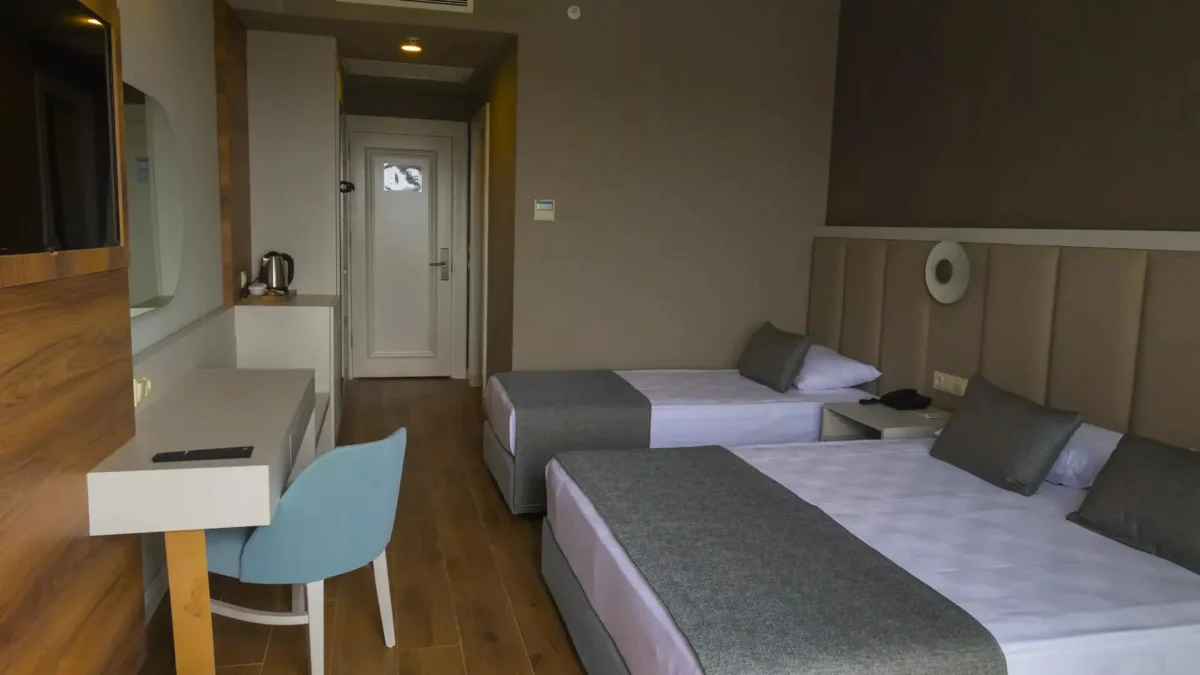 Standart Room (стандартный двухместный номер с видом на территорию)