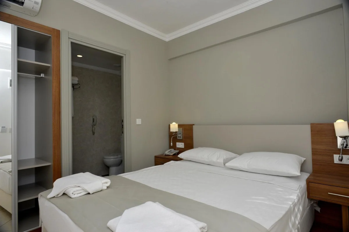 STANADRT ROOM (стандартный двухместный номер с видом на сад)