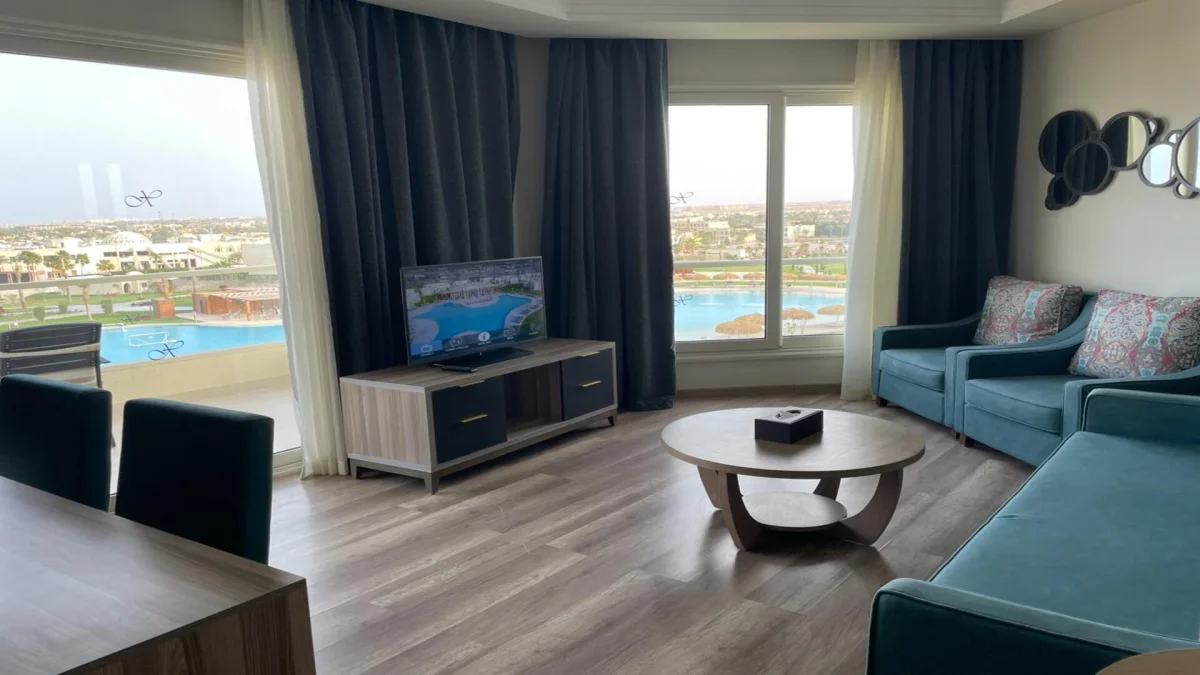 Main Building Junior Suite - Side Sea View
