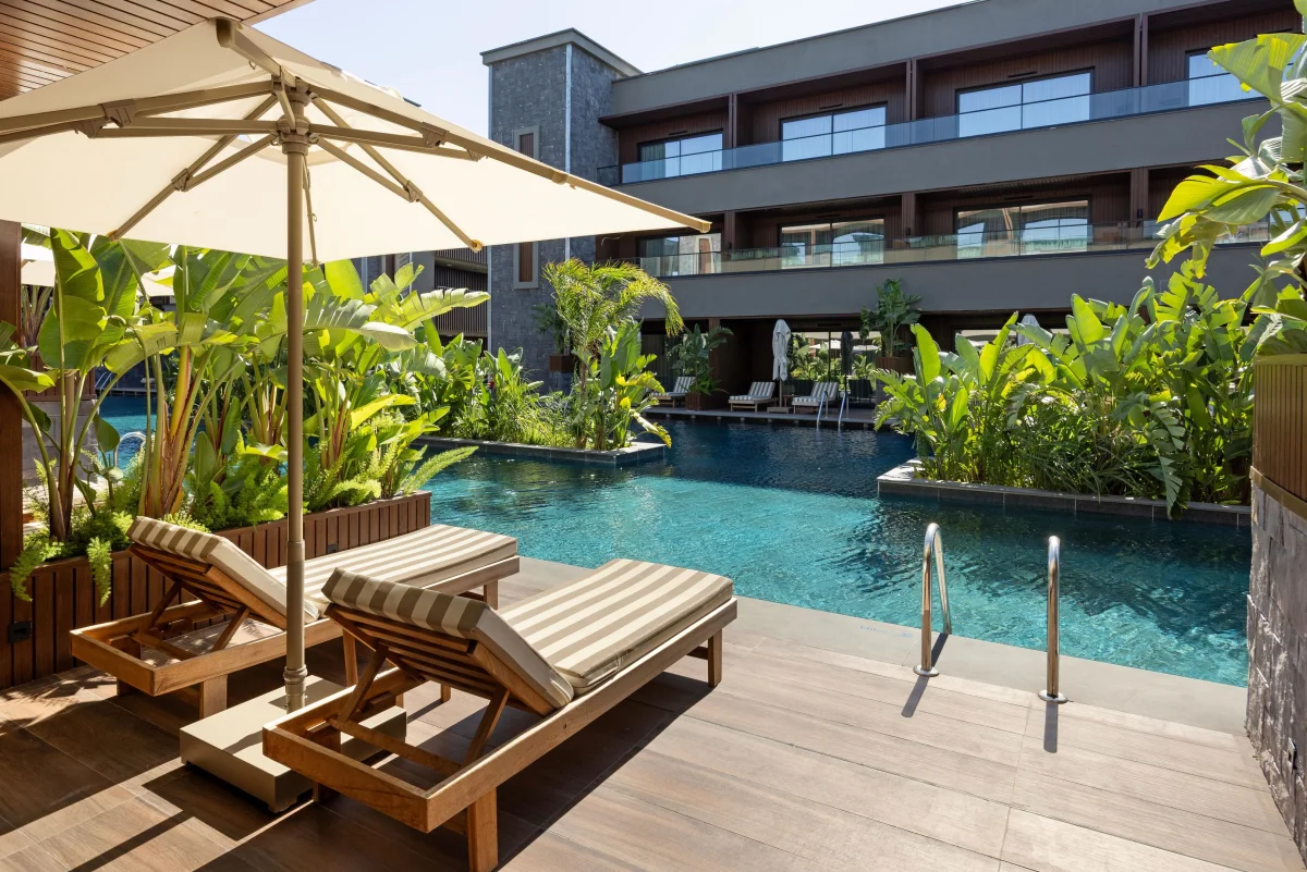 Villa Duplex Family Room Pool Access (делюкс семейный номер с видом на лагуну)