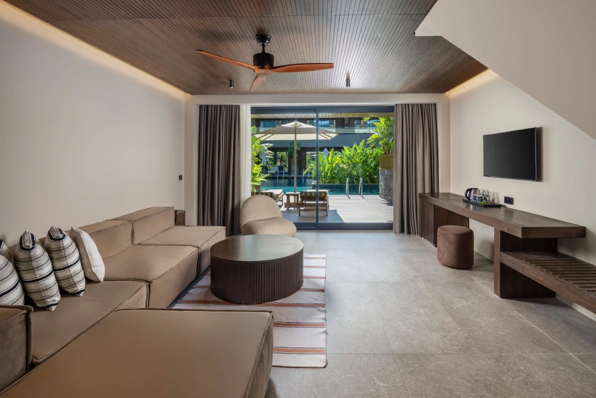 Villa Duplex Family Room Pool Access (делюкс семейный номер с видом на лагуну)