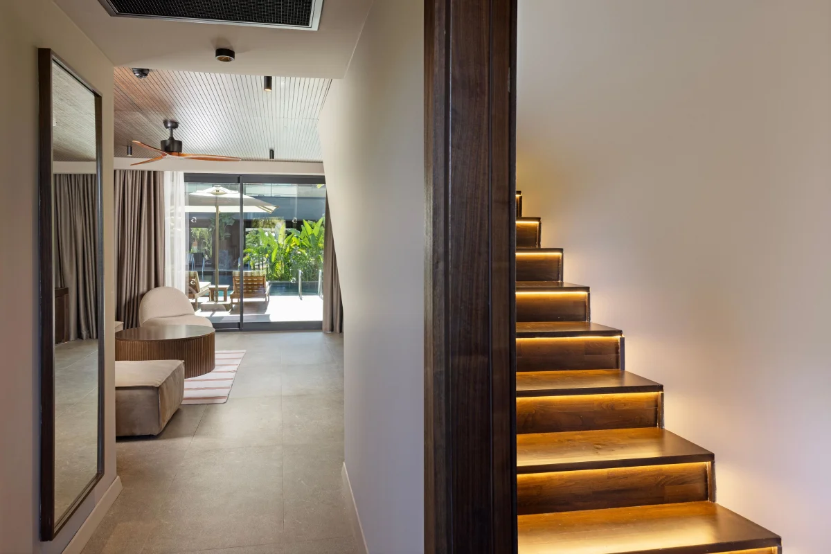 Villa Duplex Family Room Pool Access (делюкс семейный номер с видом на лагуну)