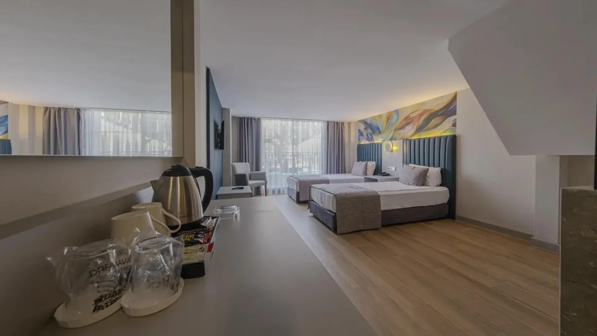 Family Room Dublex (стандартный семейный номер с видом на территорию)