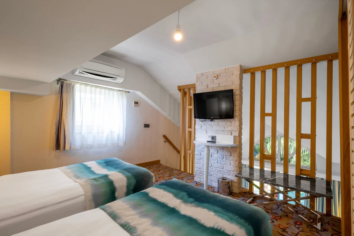 Villa Suite Second Floor (люкс с видом на бассейн)