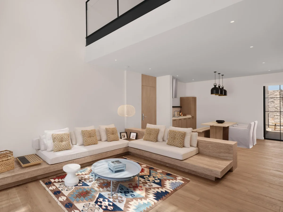 Adult Priene Loft