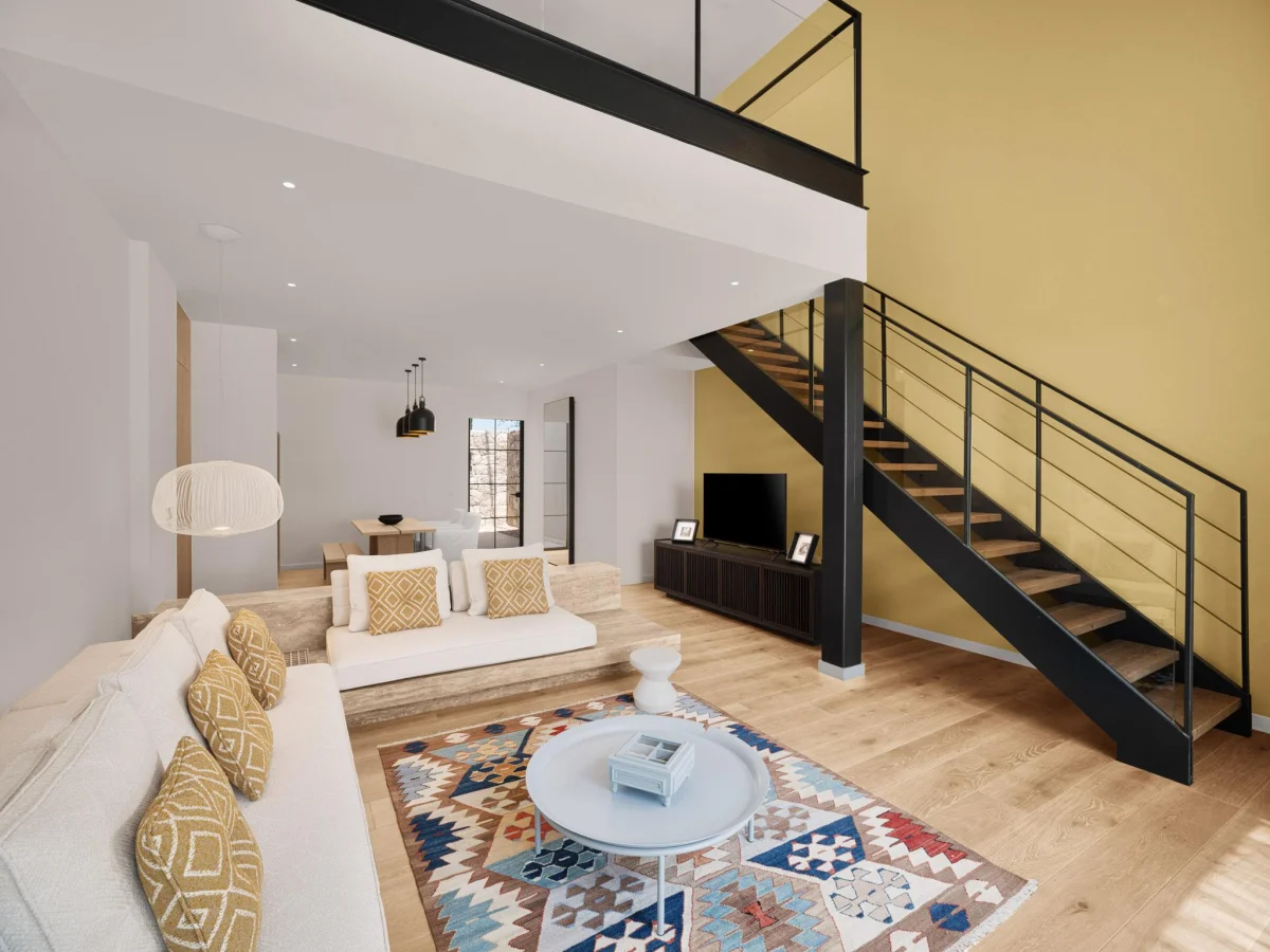 Adult Priene Loft