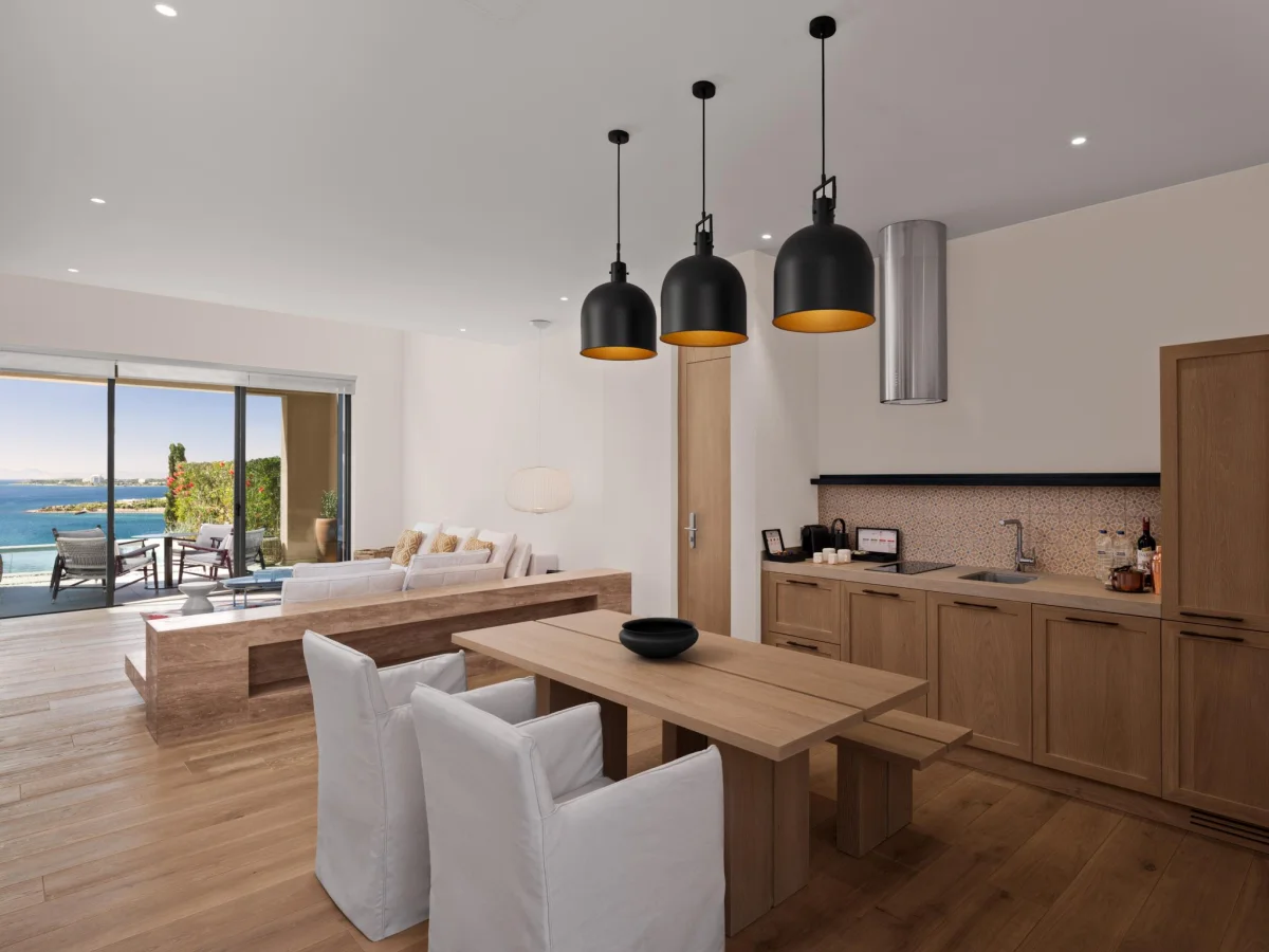 Adult Priene Loft