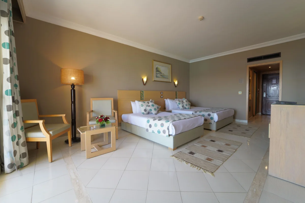 Regal Double or Twin Room   (делюкс двухместный номер с видом на море)