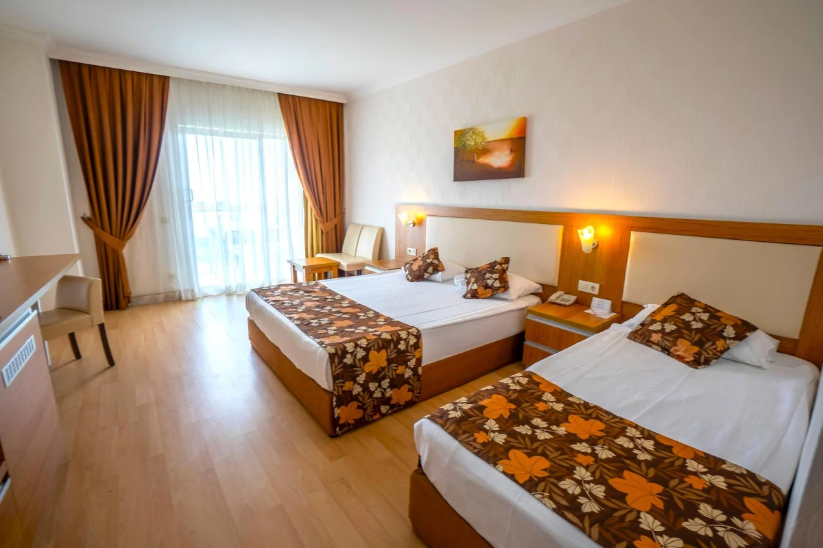 Family Rooms (Interconnecting) (гранд семейный номер с видом на территорию)
