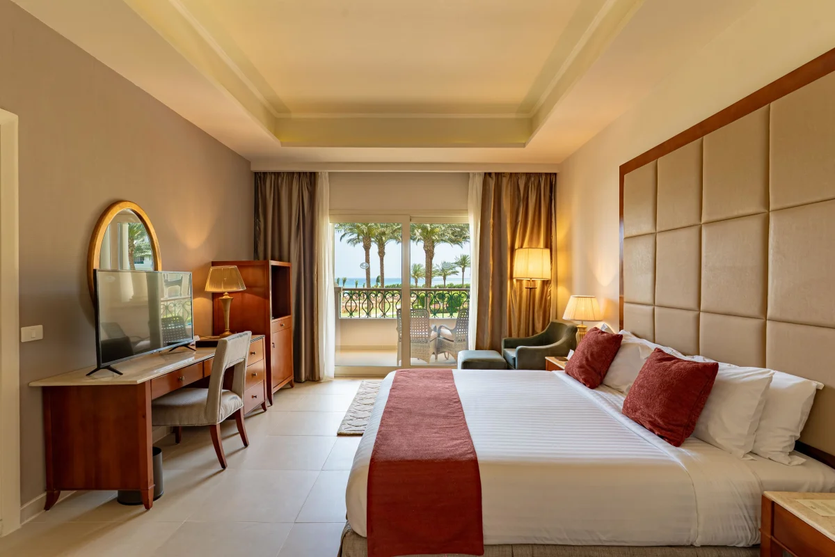 Ambassador Sea View Suite - 2 Bedrooms (номер)