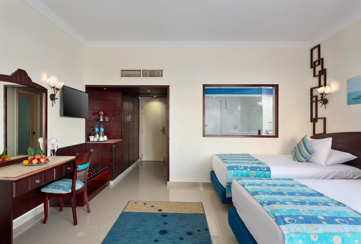 Superior Sea Side View Room (супериор двухместный номер с боковым видом)