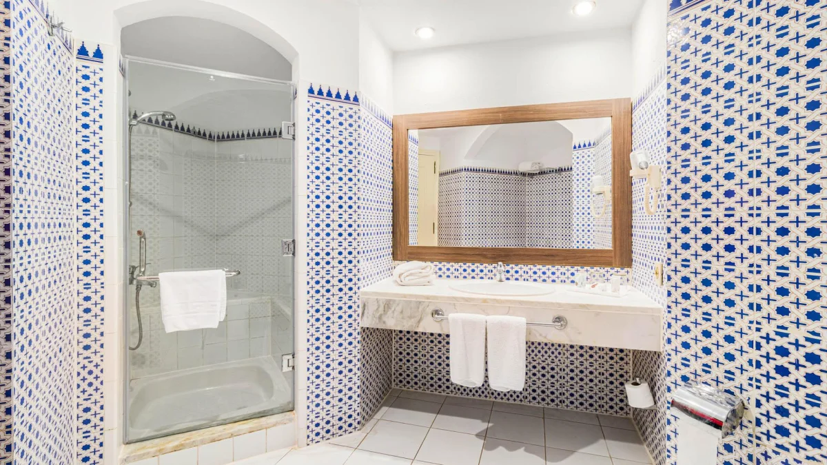 Oasis Queen or Twin Room Partial Sea Garden View (двухместный номер с видом на море)