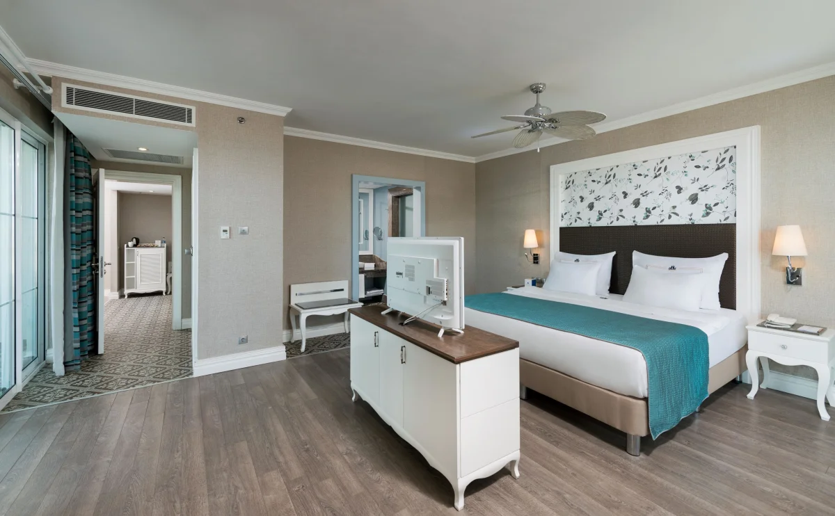 King Suite Land View (номер)