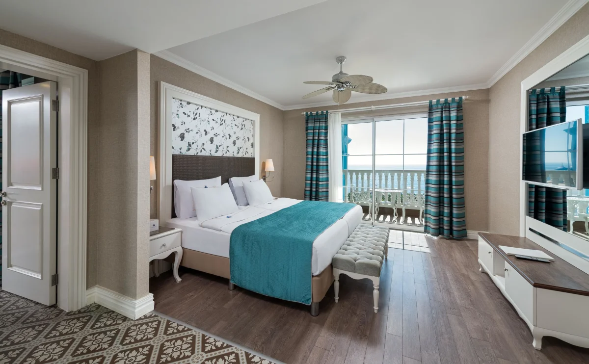 King Suite Land View (номер)