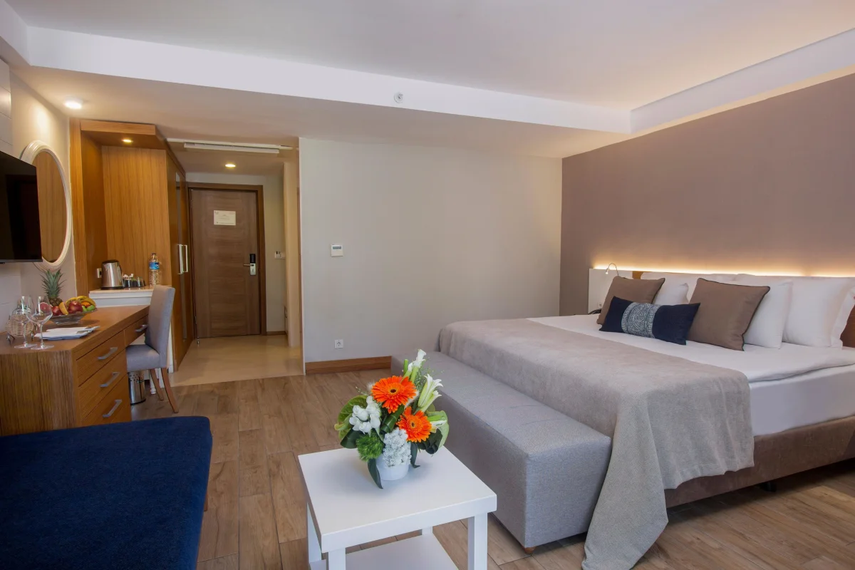 Lagoon Room