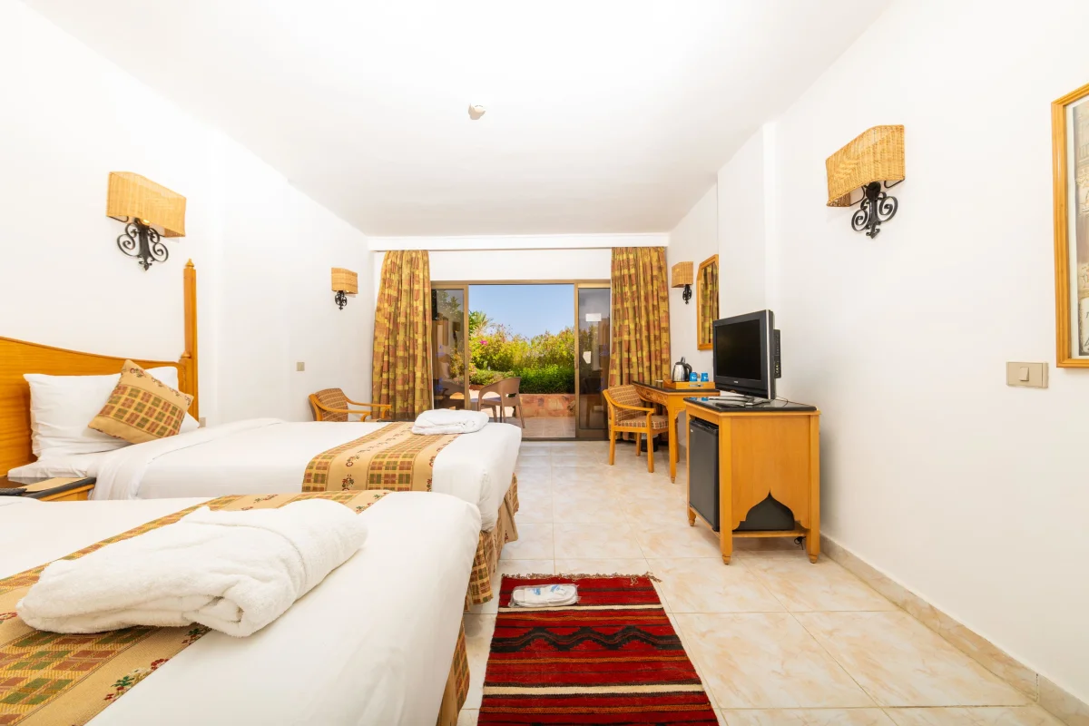 Flamenco Resort (стандартный двухместный номер с видом на бассейн)