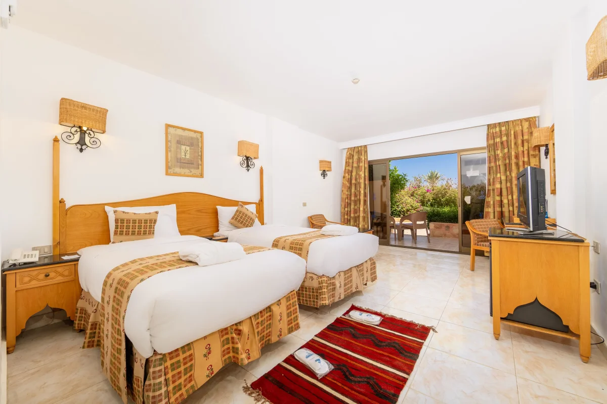 Flamenco Resort (стандартный двухместный номер с видом на бассейн)
