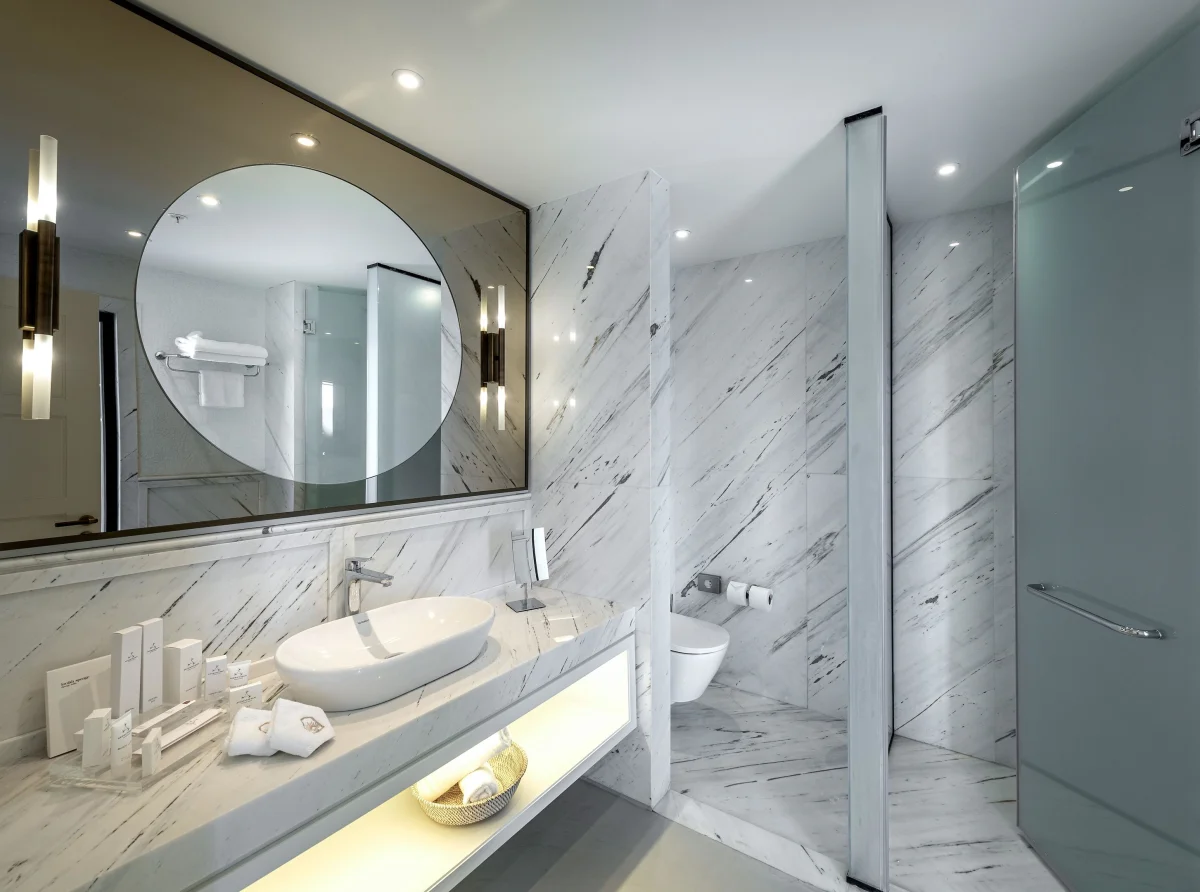 Jacuzzi Suite (люкс с видом на море)