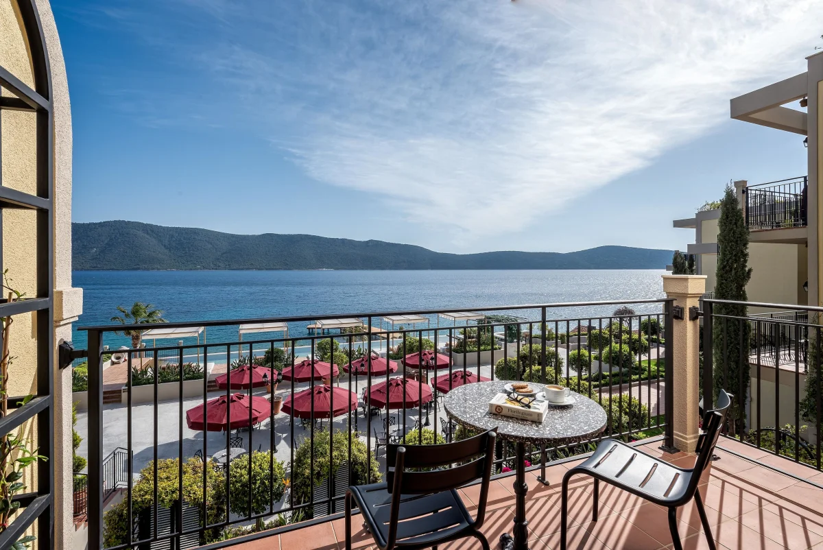 Deluxe Balcony Sea View Room (делюкс двухместный номер с видом на море)